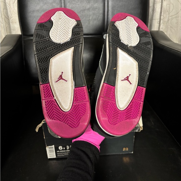 Jordan Retro 4 Fuchsia 30th Anniversary - Picture 5 of 5